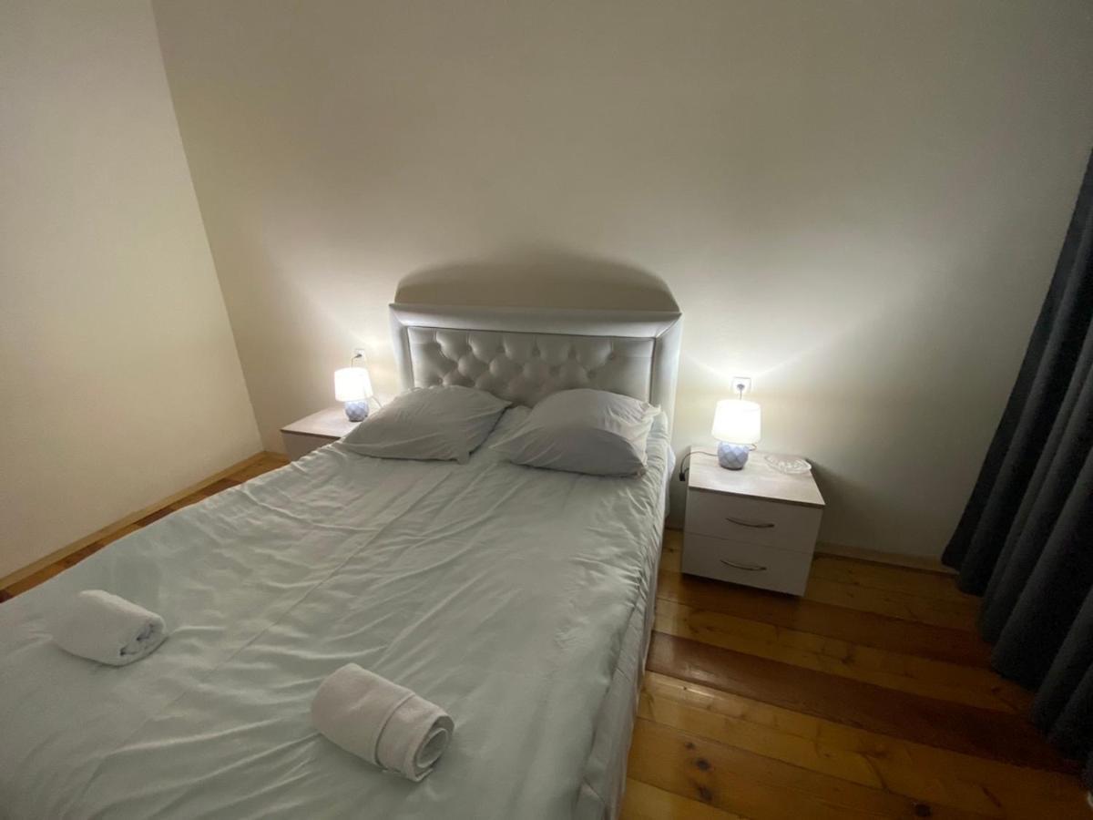 Guesthouse Luka Koetaisi Buitenkant foto