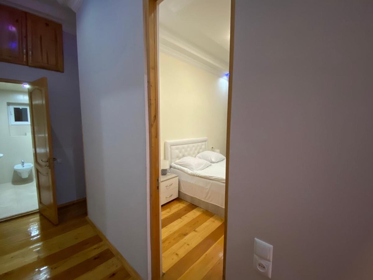 Guesthouse Luka Koetaisi Buitenkant foto