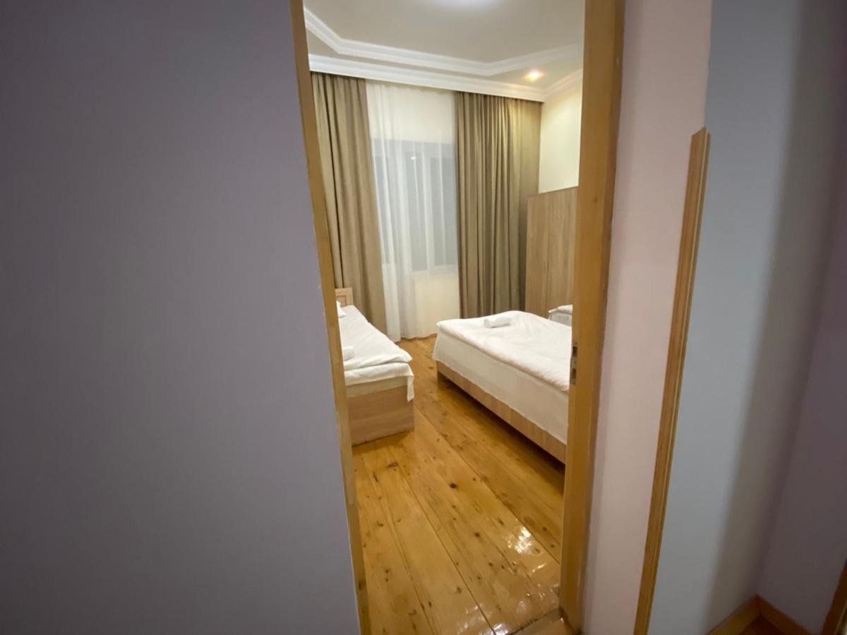 Guesthouse Luka Koetaisi Buitenkant foto