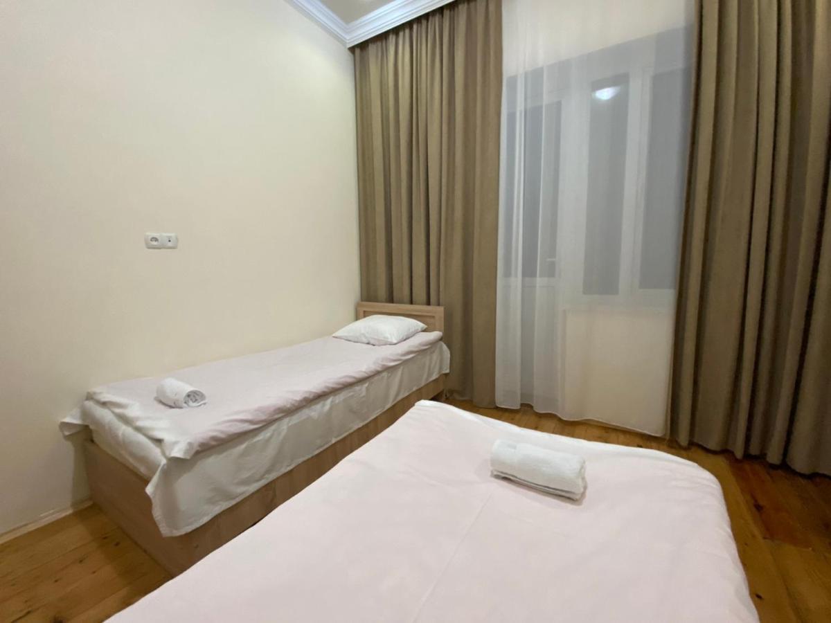 Guesthouse Luka Koetaisi Buitenkant foto