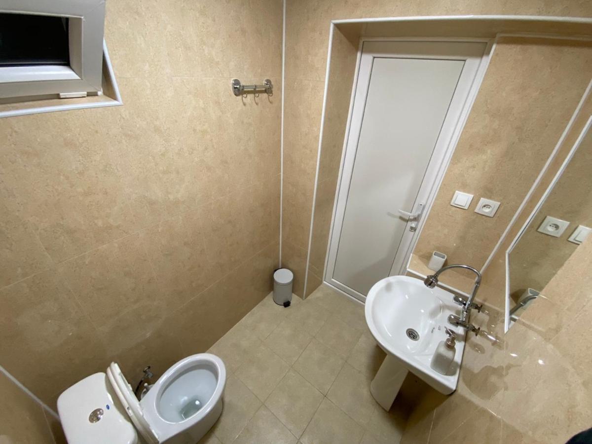 Guesthouse Luka Koetaisi Buitenkant foto