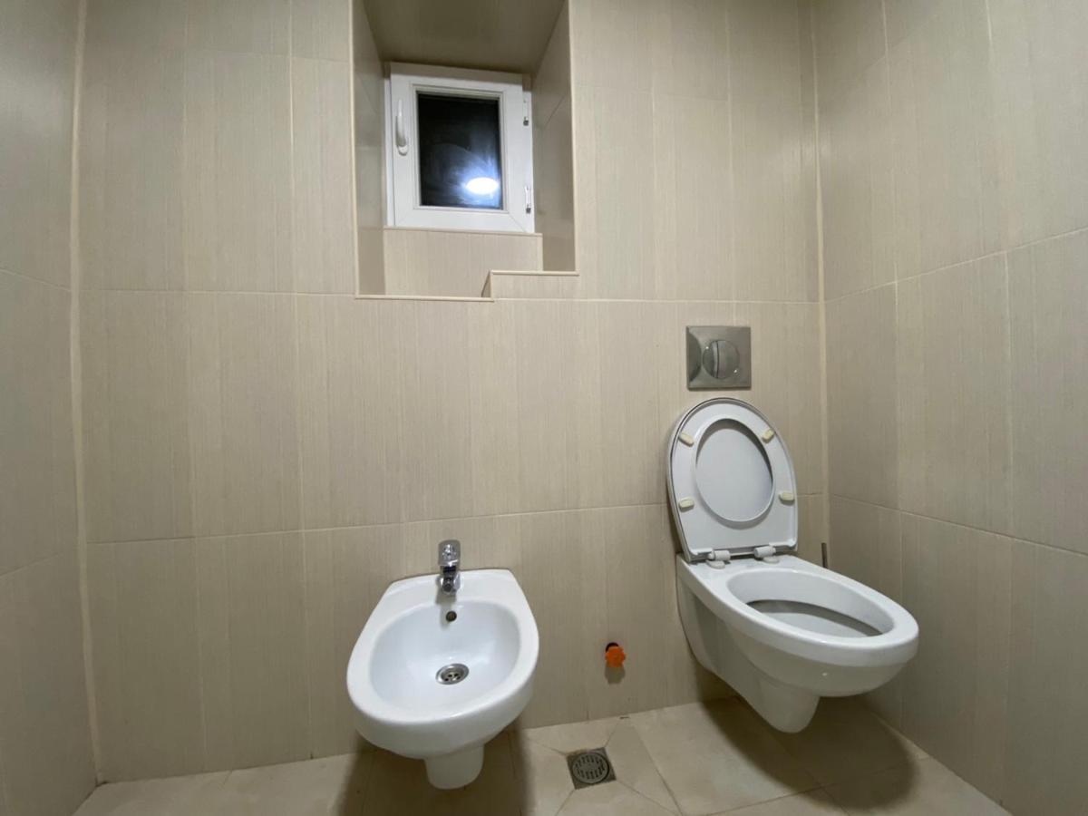 Guesthouse Luka Koetaisi Buitenkant foto