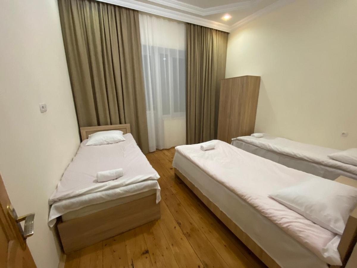 Guesthouse Luka Koetaisi Buitenkant foto
