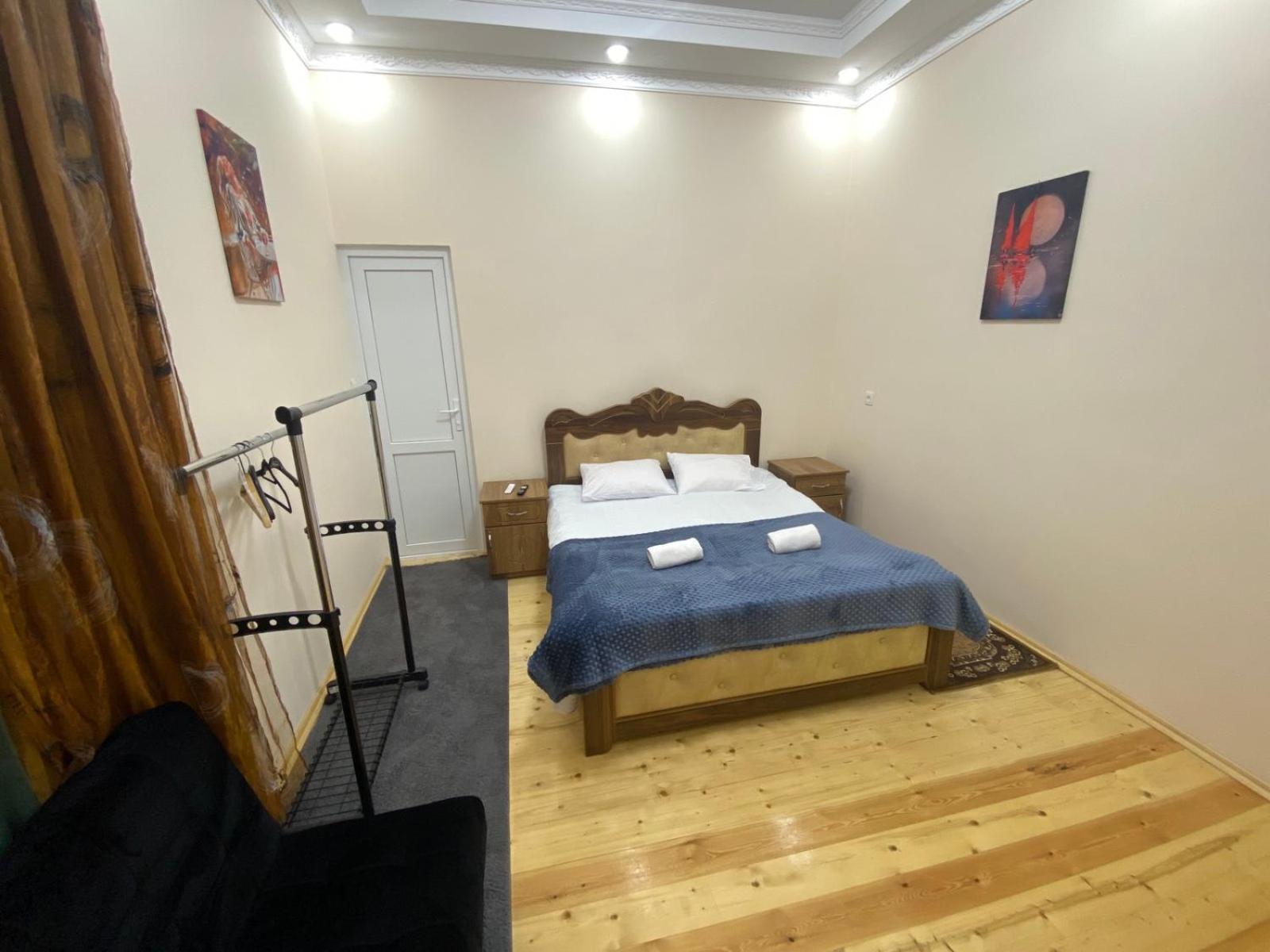 Guesthouse Luka Koetaisi Buitenkant foto